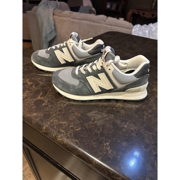 New Balance 574 Womens Grey White Suede Mesh SneakersLow Top Shoes WL574EVG Sz 8 - Picture 4 of 6